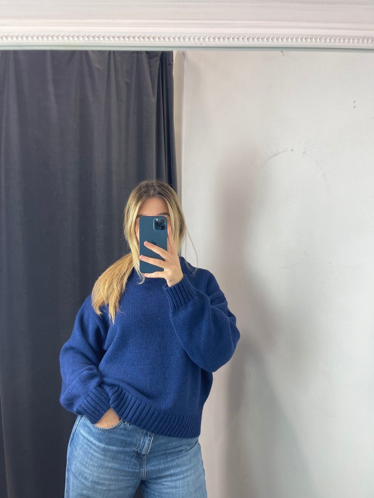 Pull blu girocollo