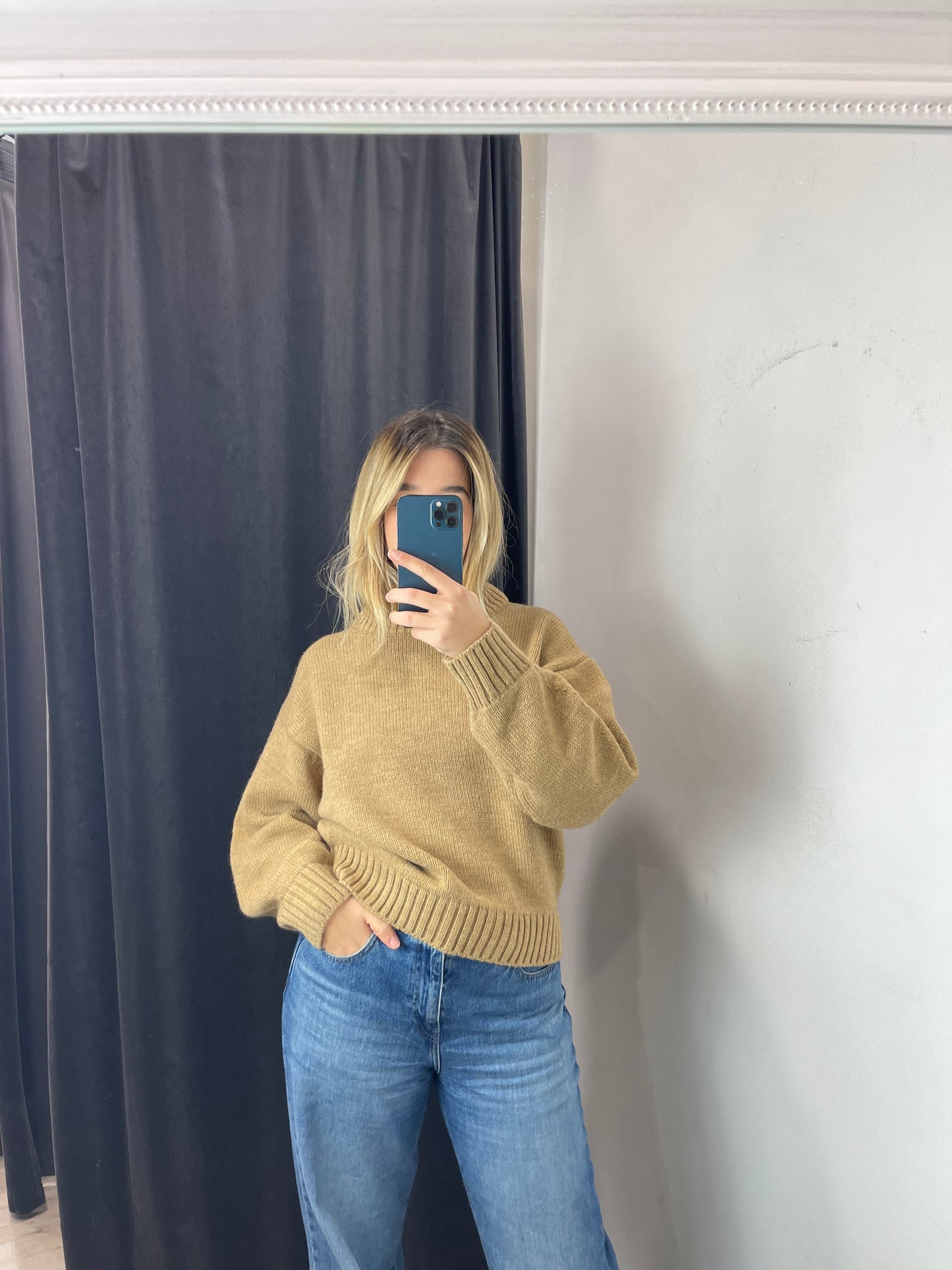 Pull girocollo camel