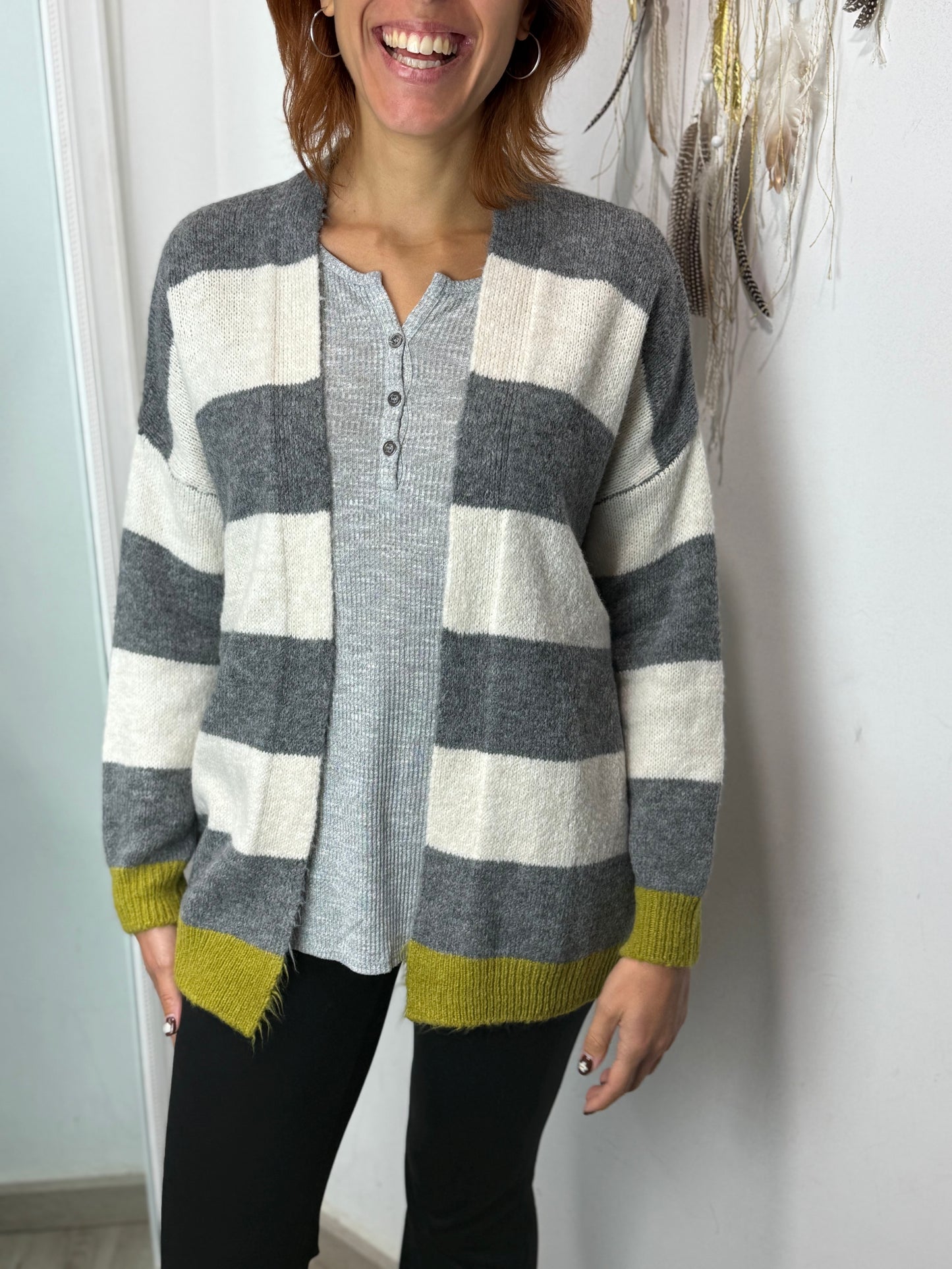 Cardigan grigio lime e bianco