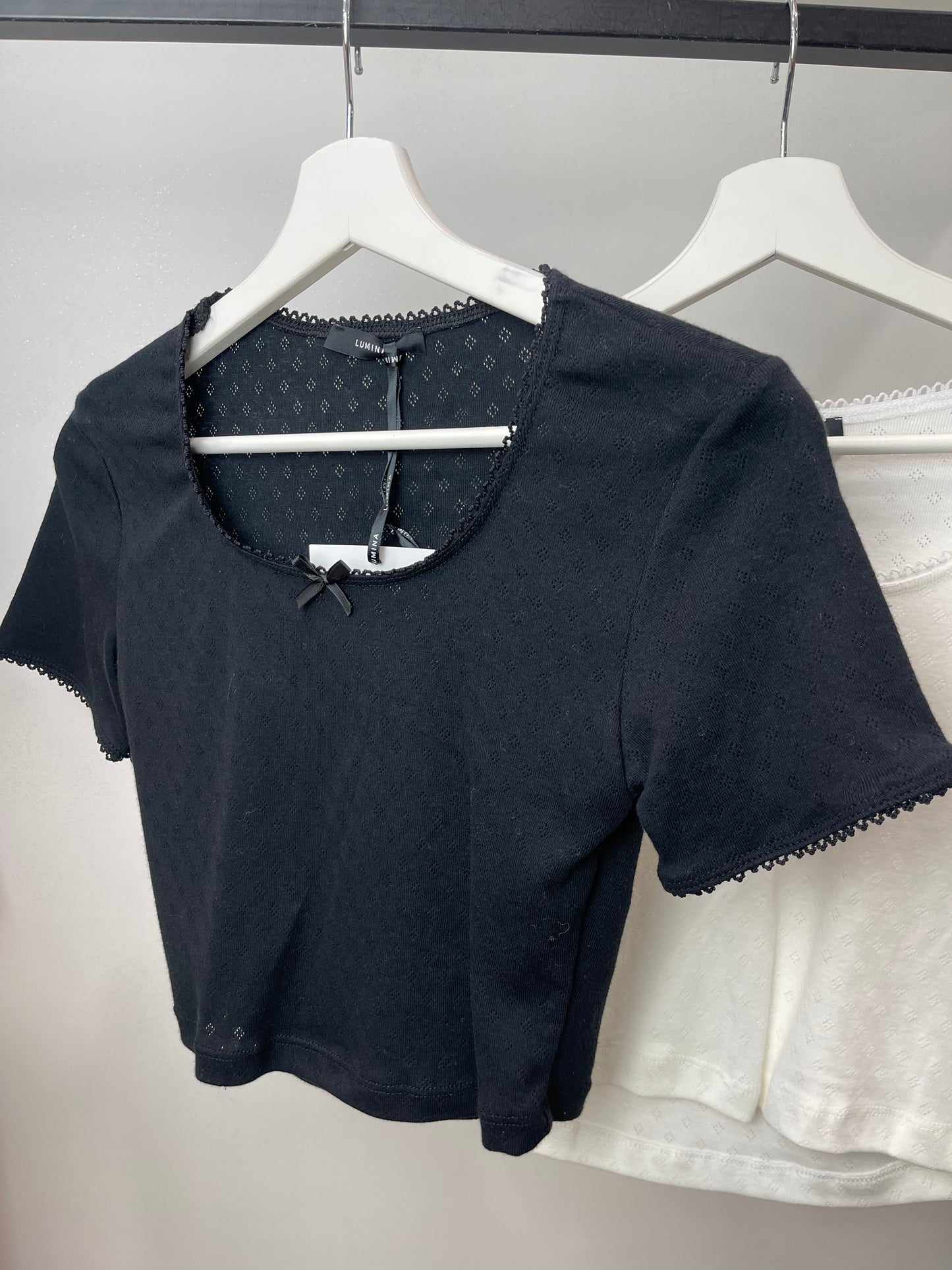 Crop t-shirt nera
